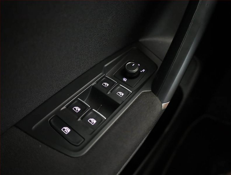 Volkswagen Tiguan Allspace (2018) 2.0 TSI - fotka 15 z 18