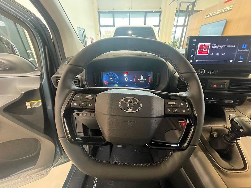 Toyota ProAce City Verso 1.5 D-4D M/T Family 7S - fotka 22 z 30