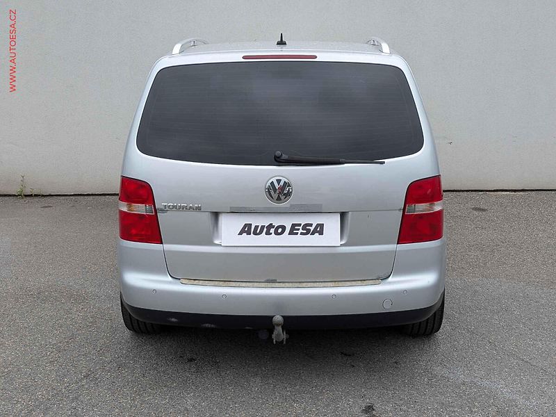 Volkswagen Touran (2006) 2.0TDi, DSG - fotka 5 z 13