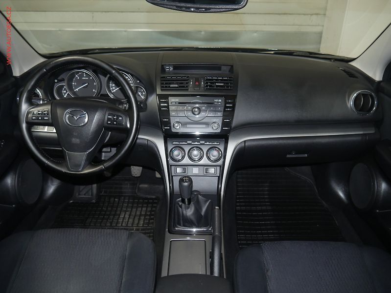 Mazda 6 (2011) 2.2 MZR-CD, Xenon, výhřev sed - fotka 14 z 19