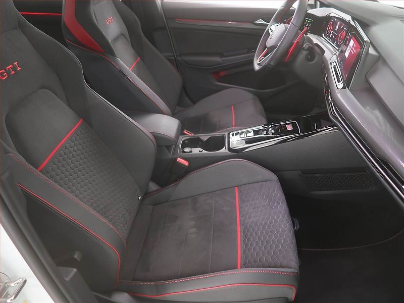 Volkswagen Golf (2024) GTI Clubsport - fotka 9 z 22