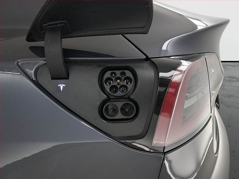 Tesla Model 3 (2019) Long Range 4WD 78kWh, SoH 83% - fotka 22 z 23