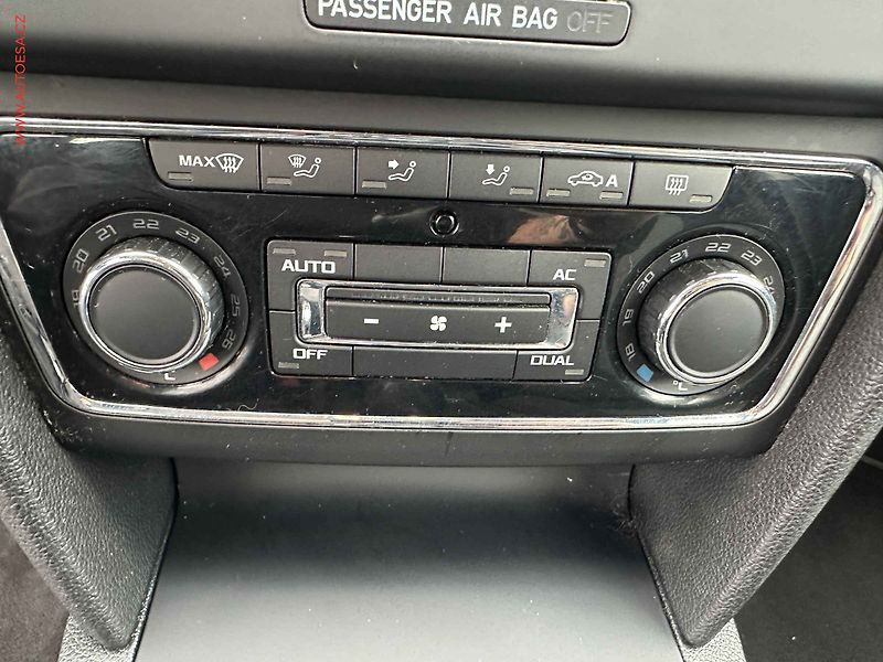 Škoda Superb (2011) 1.6TDi, TZ, bixen - fotka 15 z 19