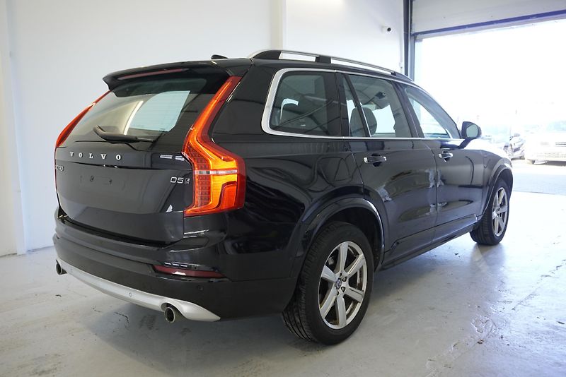 Volvo XC90 D5 MOMENTUM 4WD - fotka 5 z 33