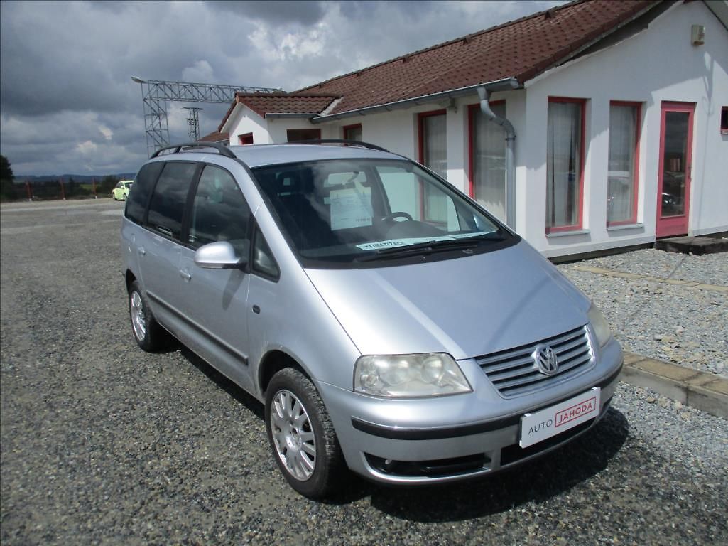 Volkswagen Sharan 1,9 TDi, aut. klima, 7místný,