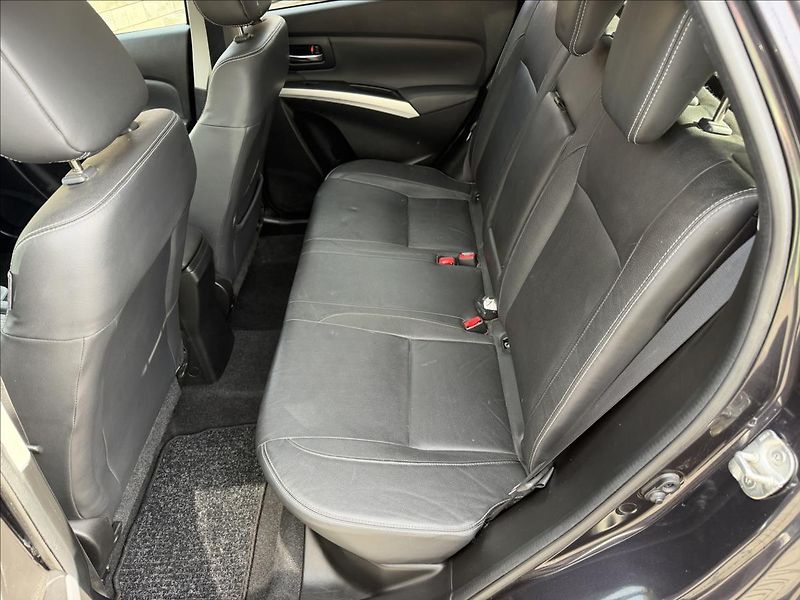 Suzuki SX4 S-Cross 1,6 4x4 AUTOMAT EXCLUSIVE - fotka 13 z 30