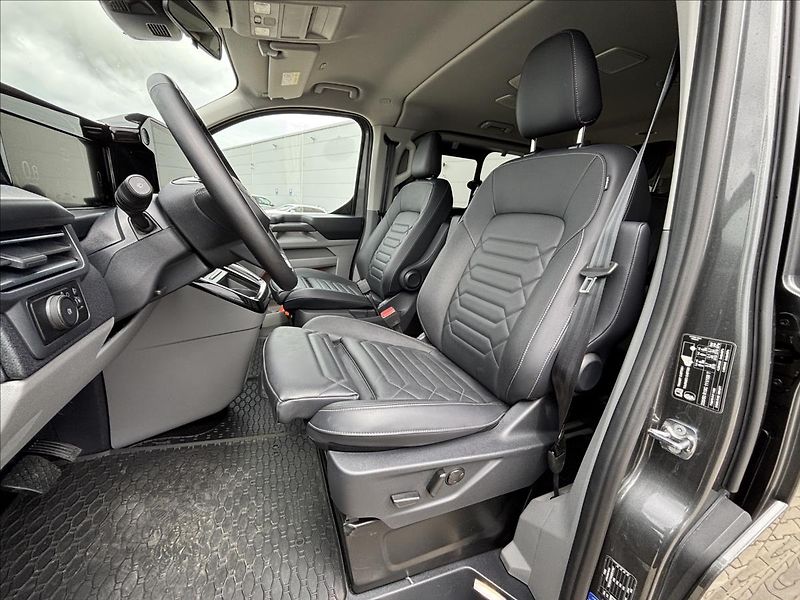 Ford Tourneo Custom 2,0 EcoBlue 125kW TitaniumX L2 - fotka 21 z 35