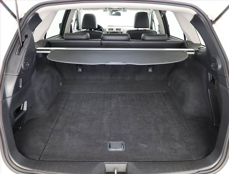 Subaru Outback (2015) 2.0 D, 4X4, Automat, Navi - fotka 18 z 19