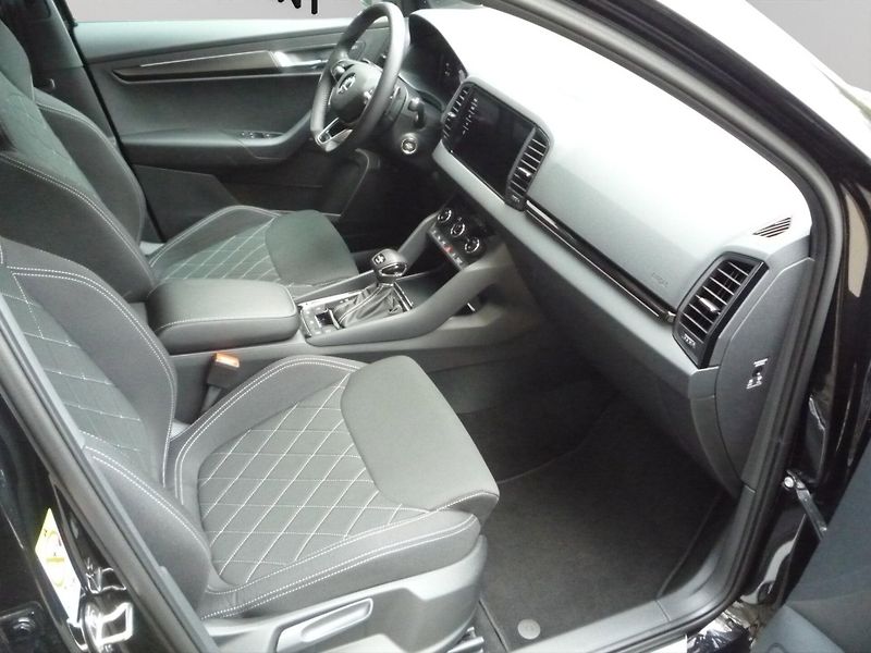 Škoda Karoq (2024) 2,0TSi 140kW DSG 4x4 SportLine - fotka 10 z 20