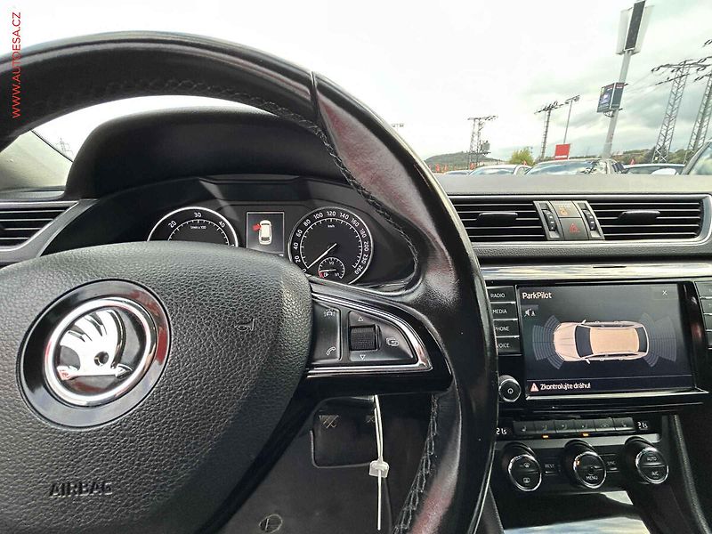 Škoda Superb (2016) 1.6 TDi, AC, výhřev sed. - fotka 19 z 19