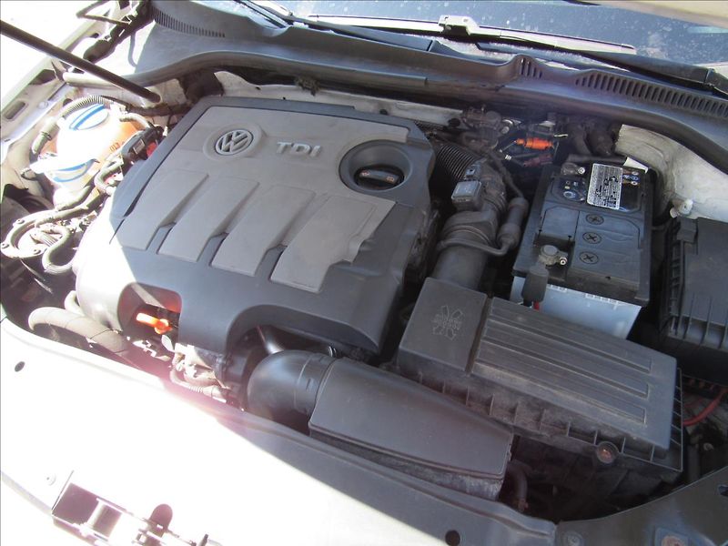 Volkswagen Golf 1,6 TDi 77kW Variant - fotka 24 z 29