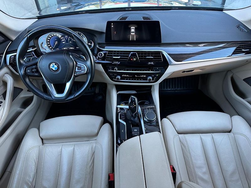 BMW Řada 5 540i xDrive SportLine 69000KM - fotka 7 z 20