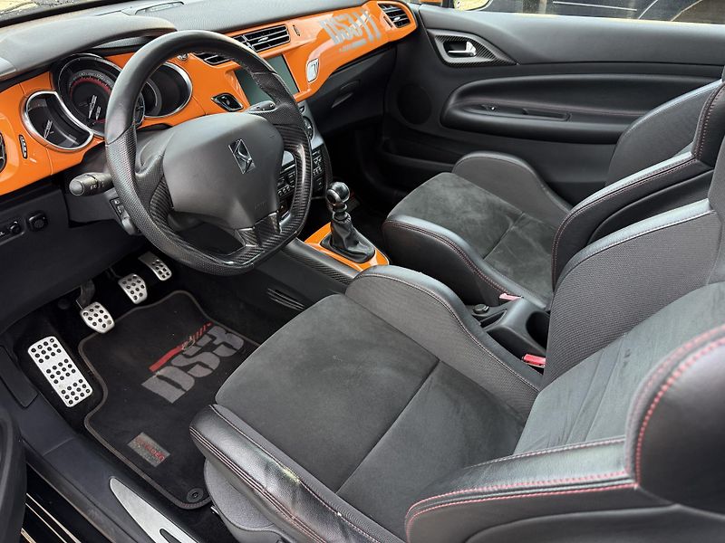 Citroën DS3 1.6 VTi 152kW Sport - fotka 10 z 18
