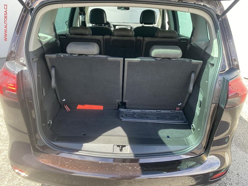 Opel Zafira (2017) 2.0 CDTi, AT, navi, park - fotka 7 z 18