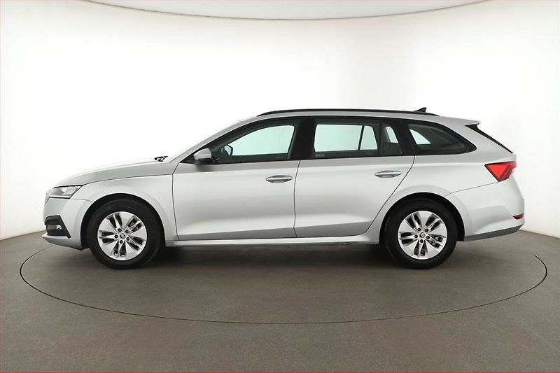 Škoda Octavia (2022) Ambition 2.0 TDI, ČR,1.maj - fotka 3 z 14