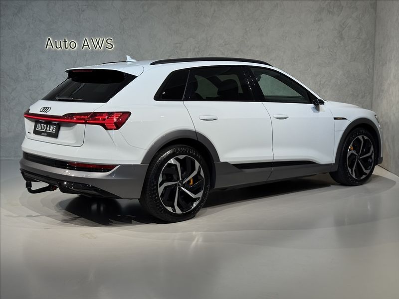 Audi e-tron S-Line Digital LED Záruka - fotka 10 z 49
