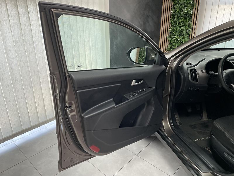 Kia Sportage 1.6 GDi ČR TZ REZERVACE  - fotka 18 z 23