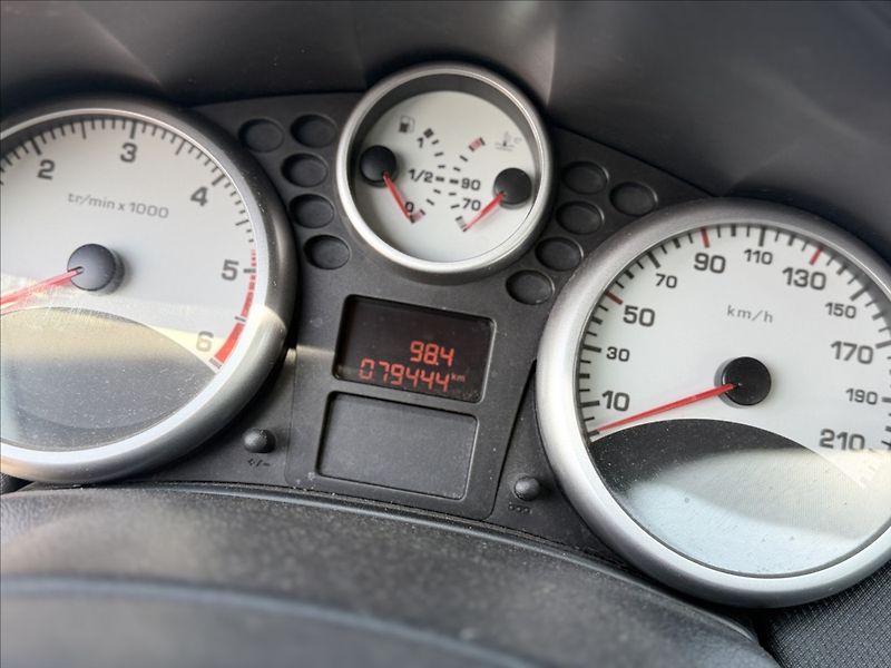Peugeot 207 1,6 HDI KLIMA +SADA KOL 79tKm - fotka 12 z 25