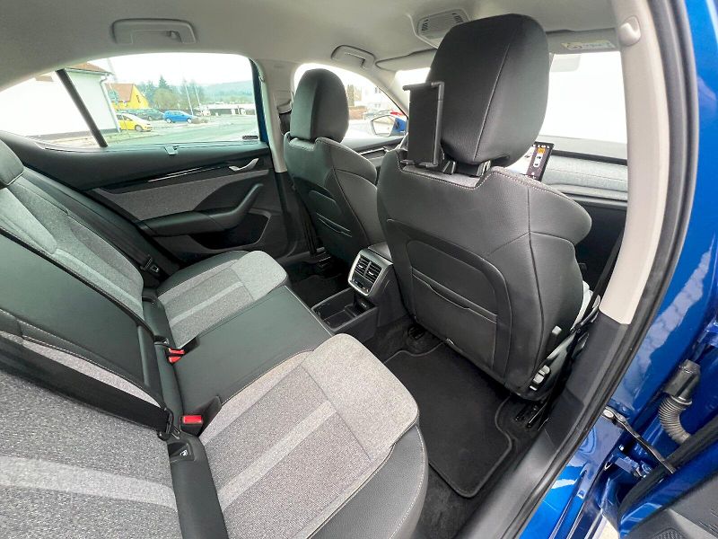 Škoda Octavia (2024) Liftback Top Selection 1.5 TSI - fotka 19 z 36