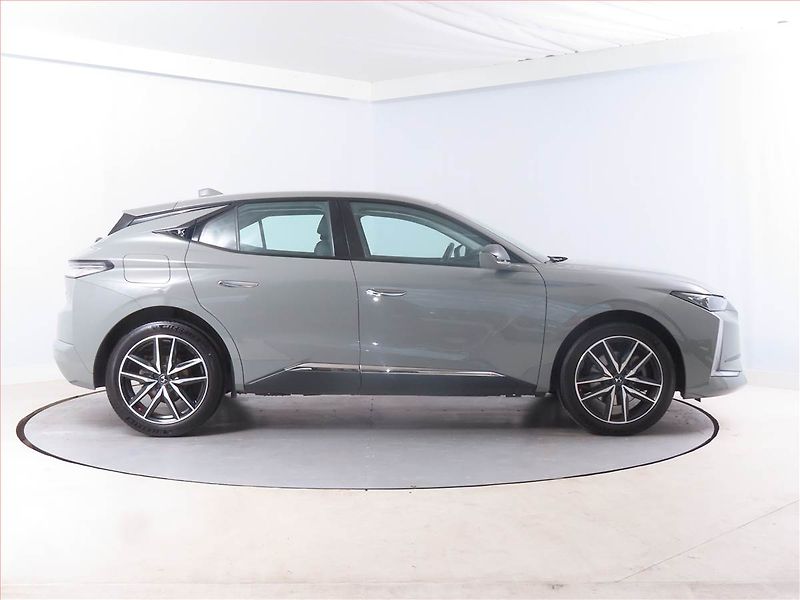 DS Automobiles DS4 (2022) Performance Line 1.6 PureTech - fotka 6 z 14