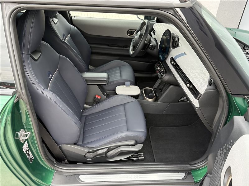 Mini Cooper C 115 KW AUTOMAT JCW CZ 1 - fotka 24 z 29