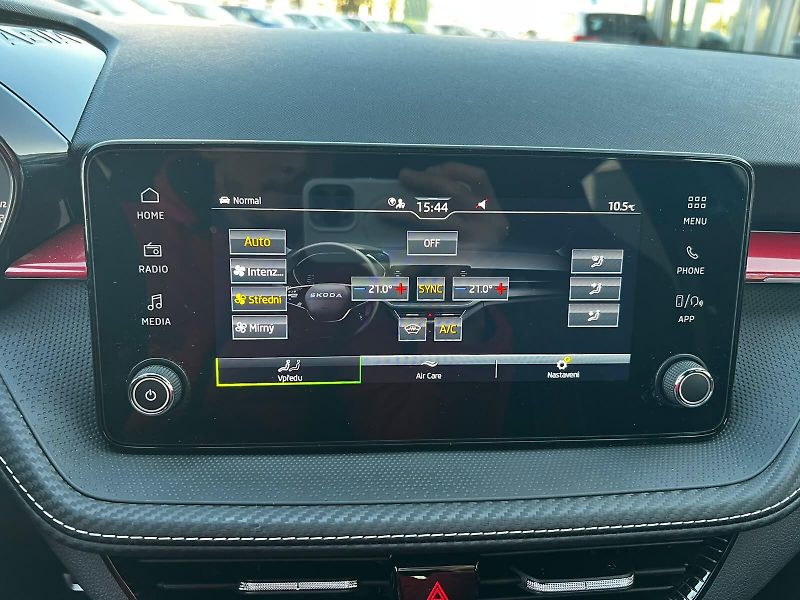 Škoda Fabia Monte Carlo 1,5 TSI 110KW DSG - fotka 15 z 26
