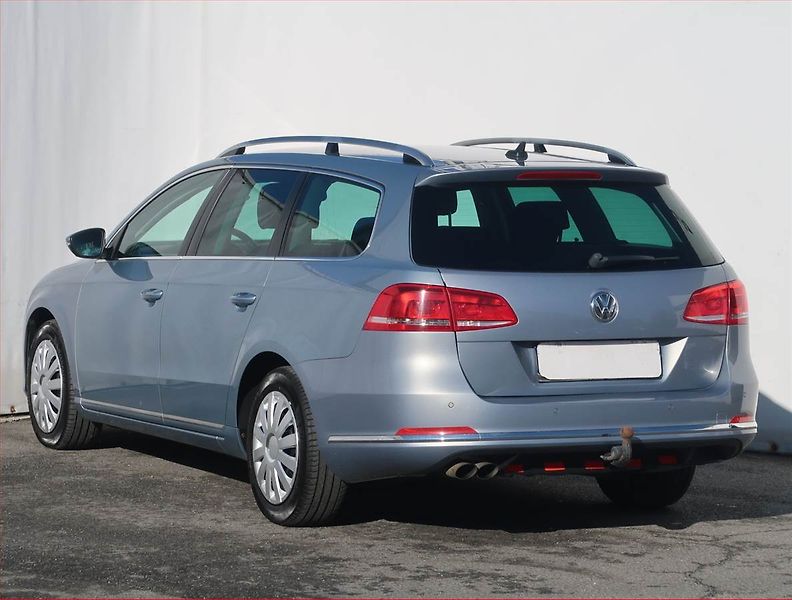 Volkswagen Passat (2013) Comfortline 2.0 TDI, Navi - fotka 4 z 20
