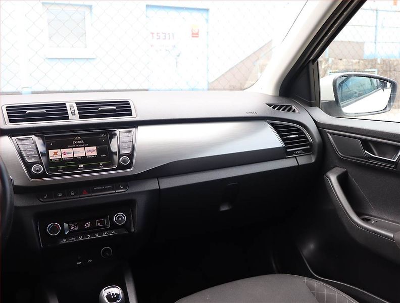 Škoda Fabia (2016) 1.4 TDI, nová STK, zamluveno - fotka 8 z 15