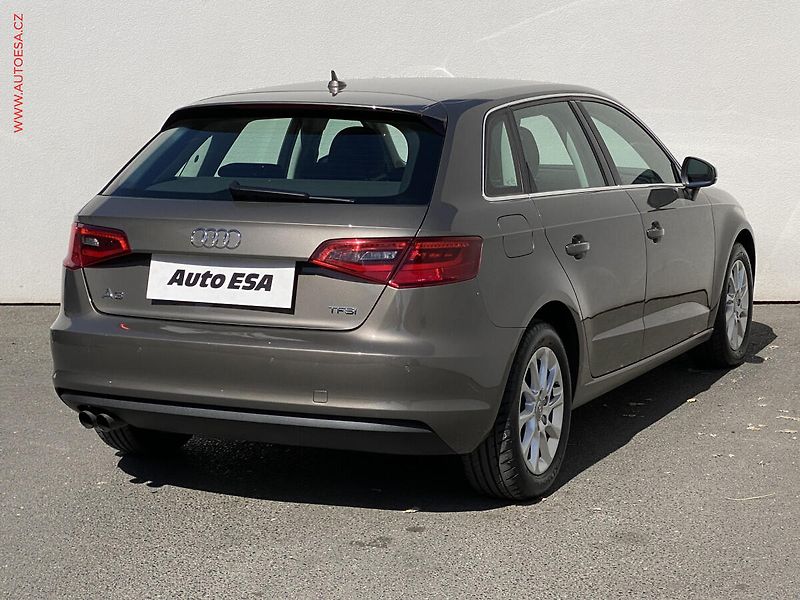 Audi A3 (2016) 1.4TSi SPORTBACK, ČR, AC - fotka 4 z 17
