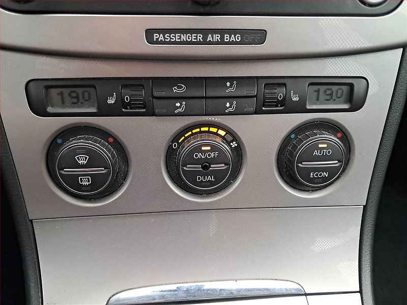 Volkswagen Passat (2006) 2.0 TDI, Tempomat - fotka 15 z 17