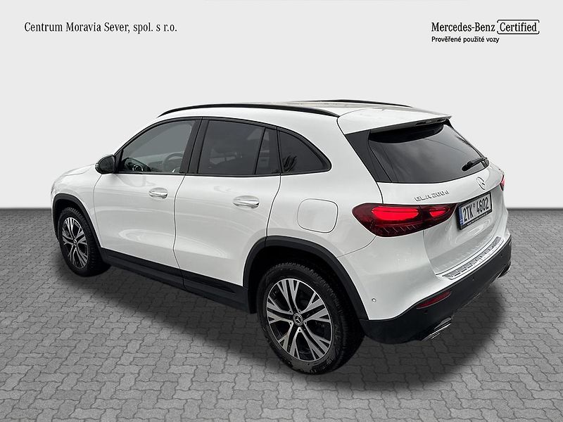 Mercedes-Benz GLA 200d 4MATIC, CZ, 1.majitel - fotka 3 z 19
