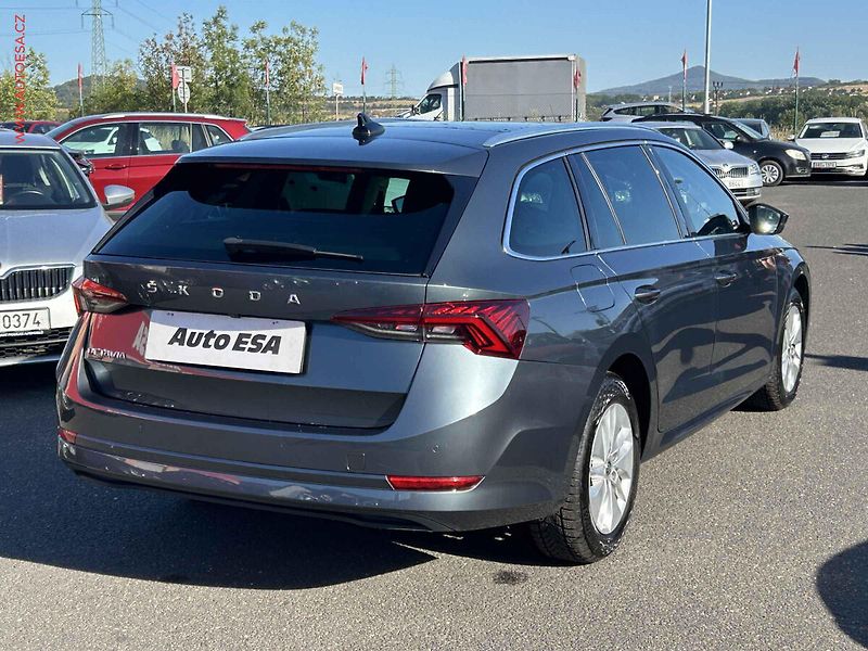 Škoda Octavia (2021) 2.0TDi, Panor, autoAC - fotka 4 z 19