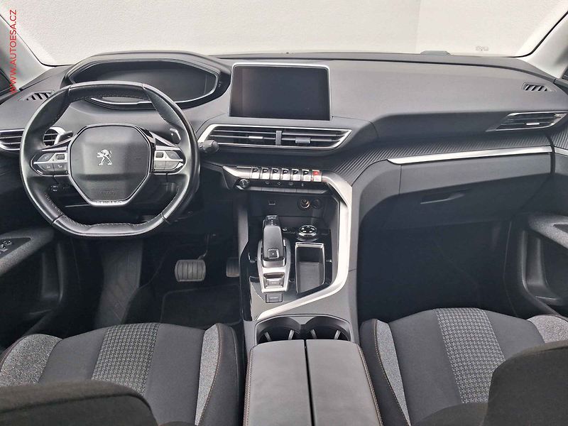 Peugeot 3008 (2018) 1.5 HDi, Active, AT, navi - fotka 8 z 17