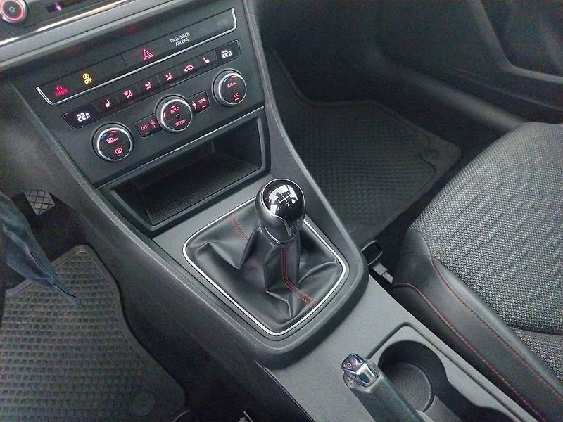 Seat Leon (2014) 2.0 TDI, Tempomat - fotka 13 z 19