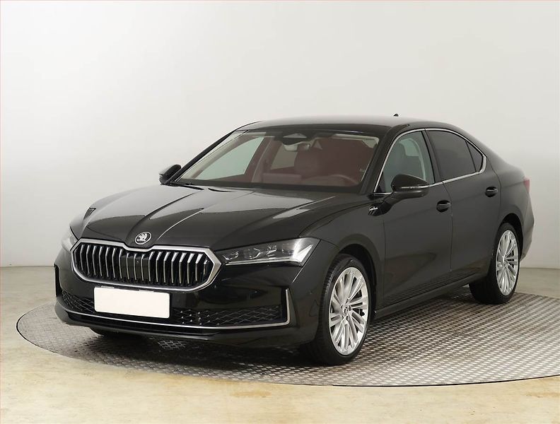 Škoda Superb (2024) 2.0 TDI - fotka 2 z 30