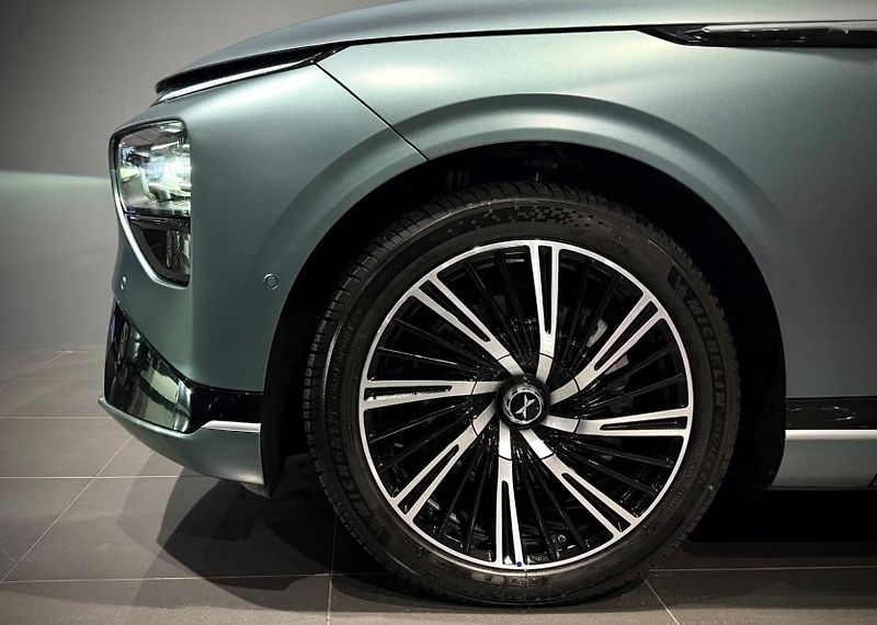 Xpeng G9 Performance AWD Vzduch Masáž - fotka 13 z 13