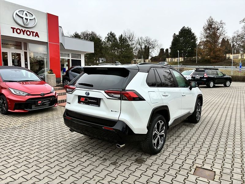 Toyota RAV4 2.5 Plug-in 185 Selection - fotka 5 z 27