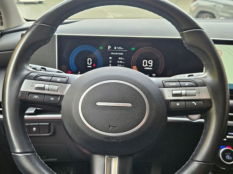 Hyundai Tucson 1.6T-GDi DCT, Smart, serv.kn. - fotka 16 z 33
