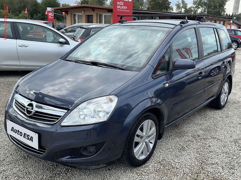 Opel Zafira (2009) 1.6i, AC, tažné - fotka 3 z 18