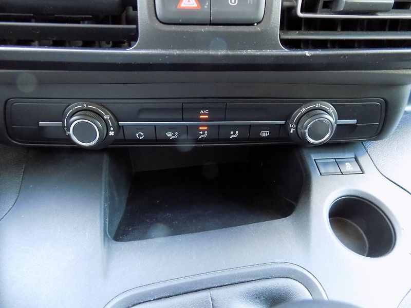 Peugeot Rifter (2021) 1.5HDi/L2H1/klimatizace/ČR/ - fotka 27 z 30