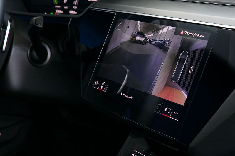 Audi e-tron 55 300kW NightV B&O HUD ZÁRUKA - fotka 31 z 46
