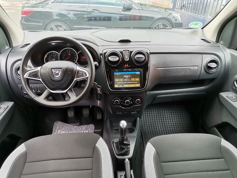 Dacia Lodgy (2019) 1.6i SCe 75kw StepWay AC PDC - fotka 10 z 25