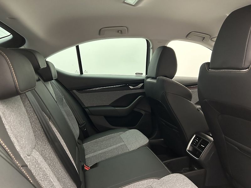 Škoda Octavia 2.0 TDI Top selection - fotka 22 z 27