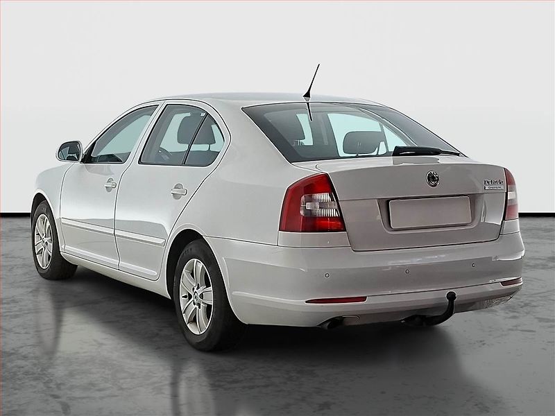 Škoda Octavia (2010) 1.6 TDI, Xenony, Tempomat - fotka 4 z 17