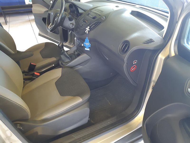 Ford Tourneo Courier 1.0 i DIGIKLIMA  - fotka 19 z 24