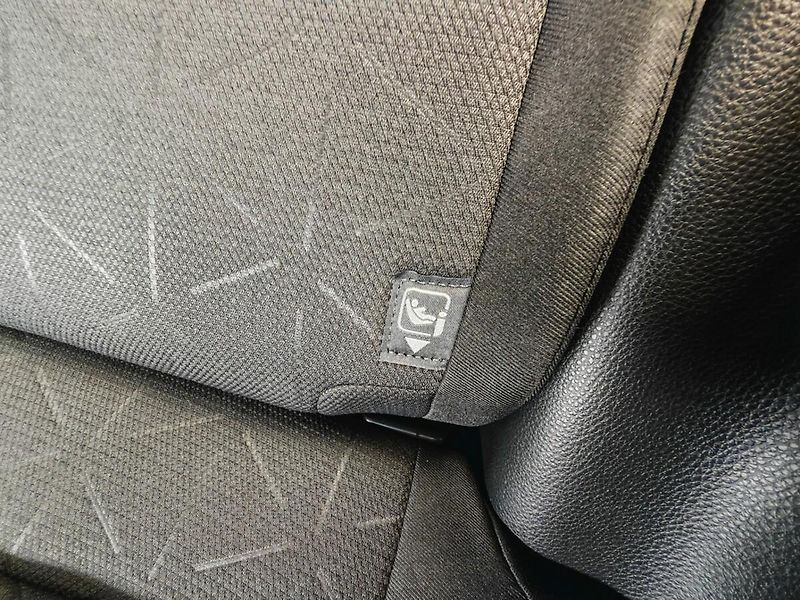Toyota RAV4 2.5 Comfort Style 4x4 - fotka 19 z 38