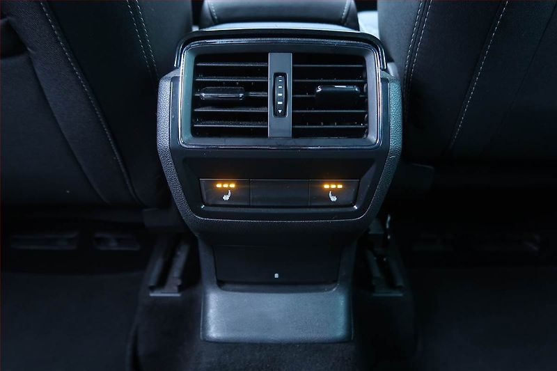 Škoda Karoq (2019) 2.0 TSI - fotka 26 z 29