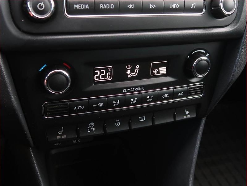 Škoda Rapid (2013) Elegance 1.6 TDI, Serv.kniha - fotka 15 z 15
