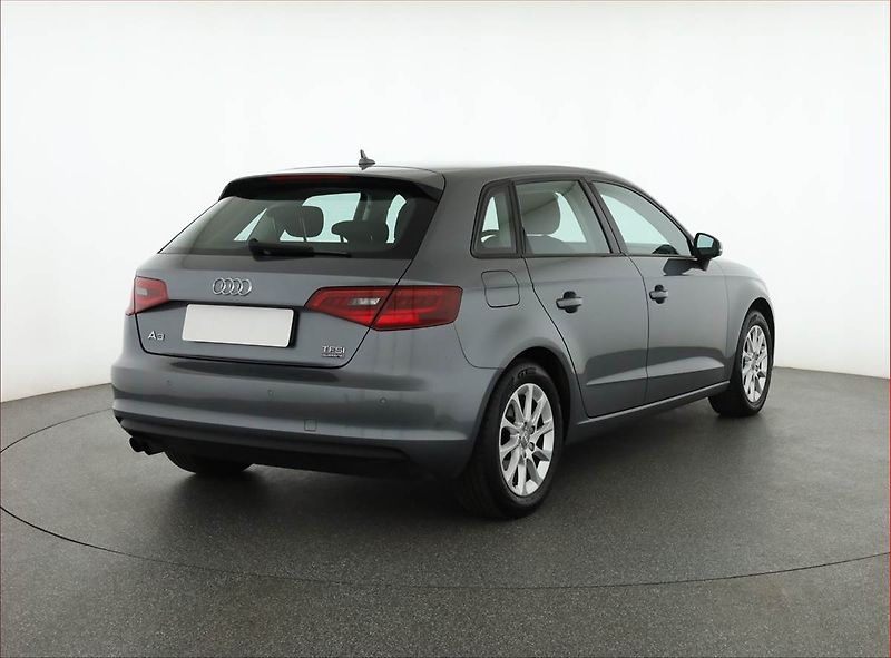 Audi A3 (2015) 1.8 TFSI, 4X4, Automat, Navi - fotka 5 z 18