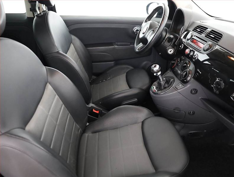 Fiat 500 (2010) 0.9 TwinAir, Serv.kniha - fotka 7 z 13